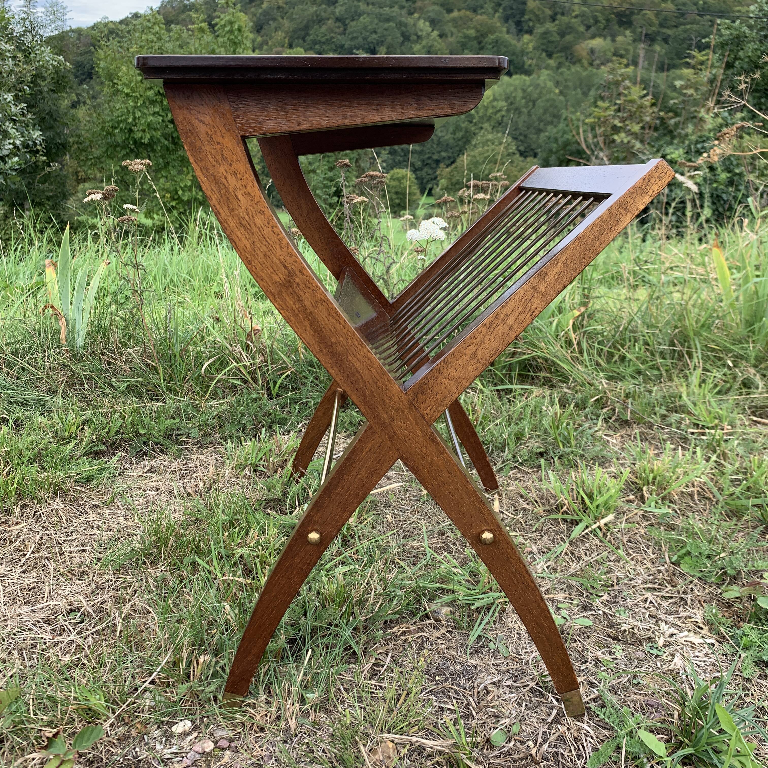 Magazine rack with wooden and gilded brass tablet