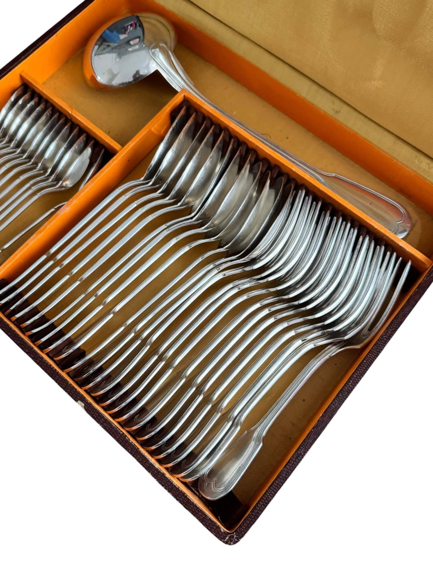 Vintage Ercuis cutlery set of 37 pieces, Chinon model.