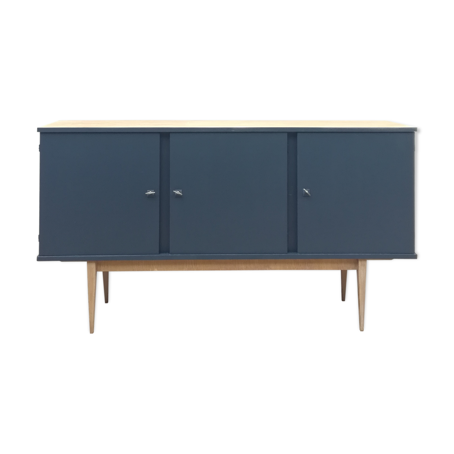 Compass feet sideboard