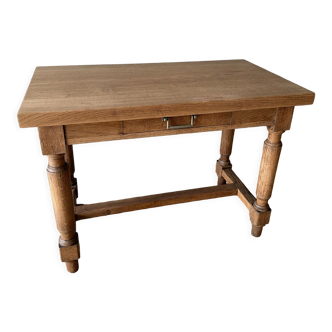 Writing table