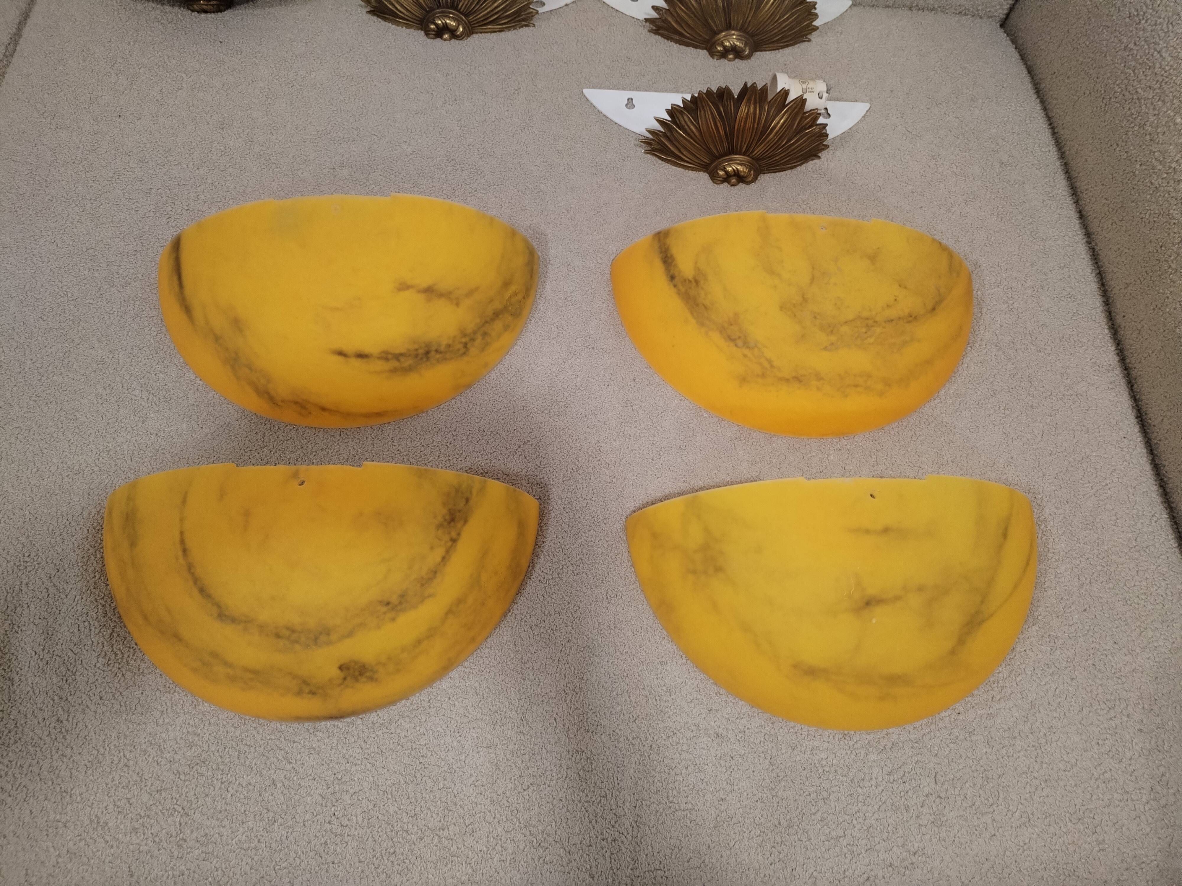 4 appliques
