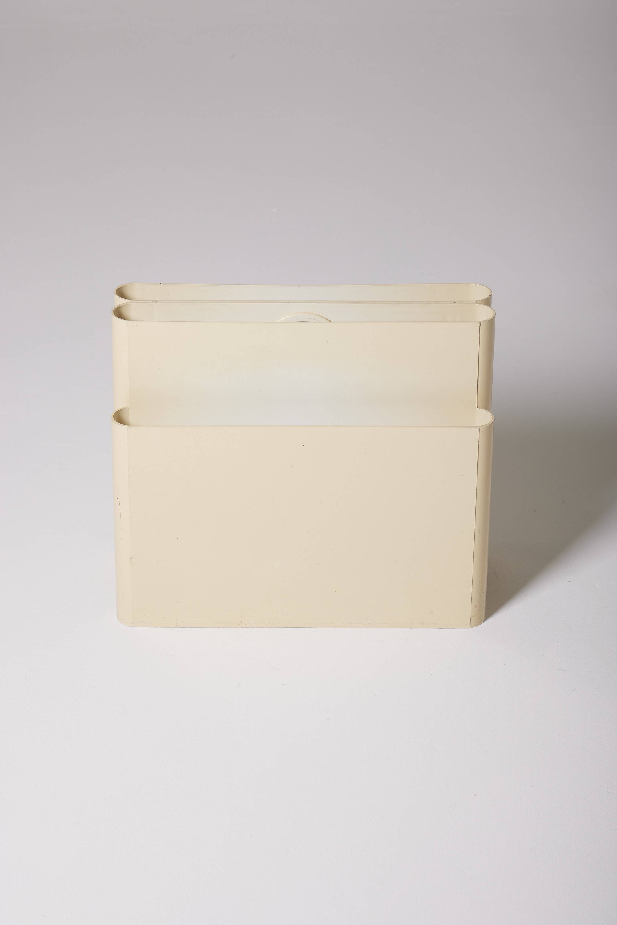 Giotto Stoppino magazine rack