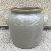 Light grey ceramic jar
