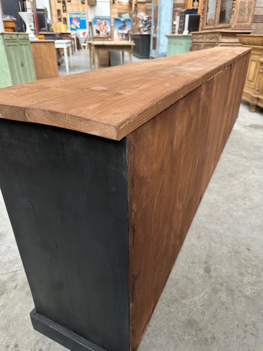 Handcrafted enfilade