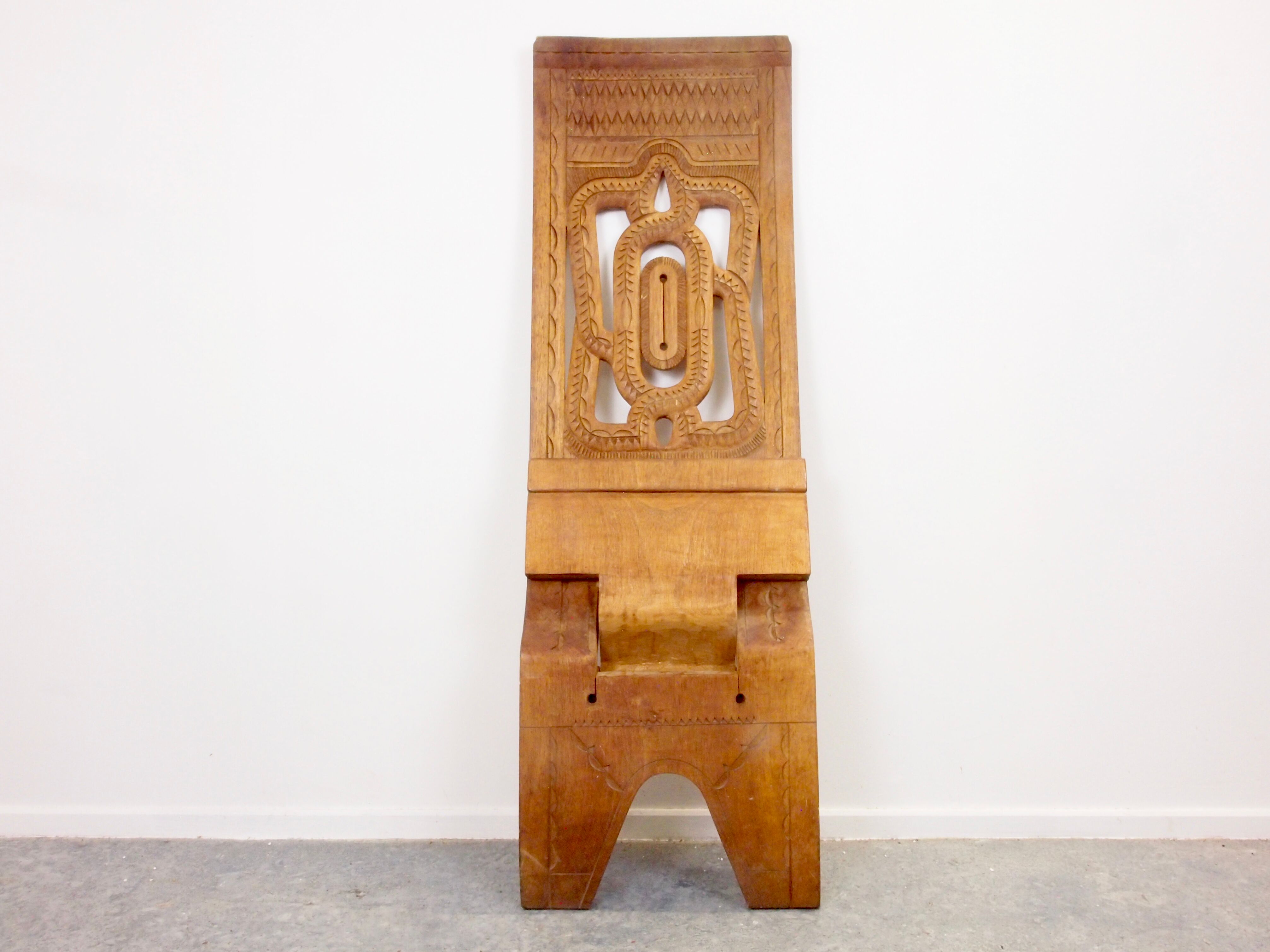 Chaise longue ethnique de coupe à la main