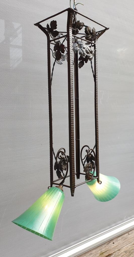 Art Deco chandelier 1930 in leafy wrought iron with 2 green tulip lights