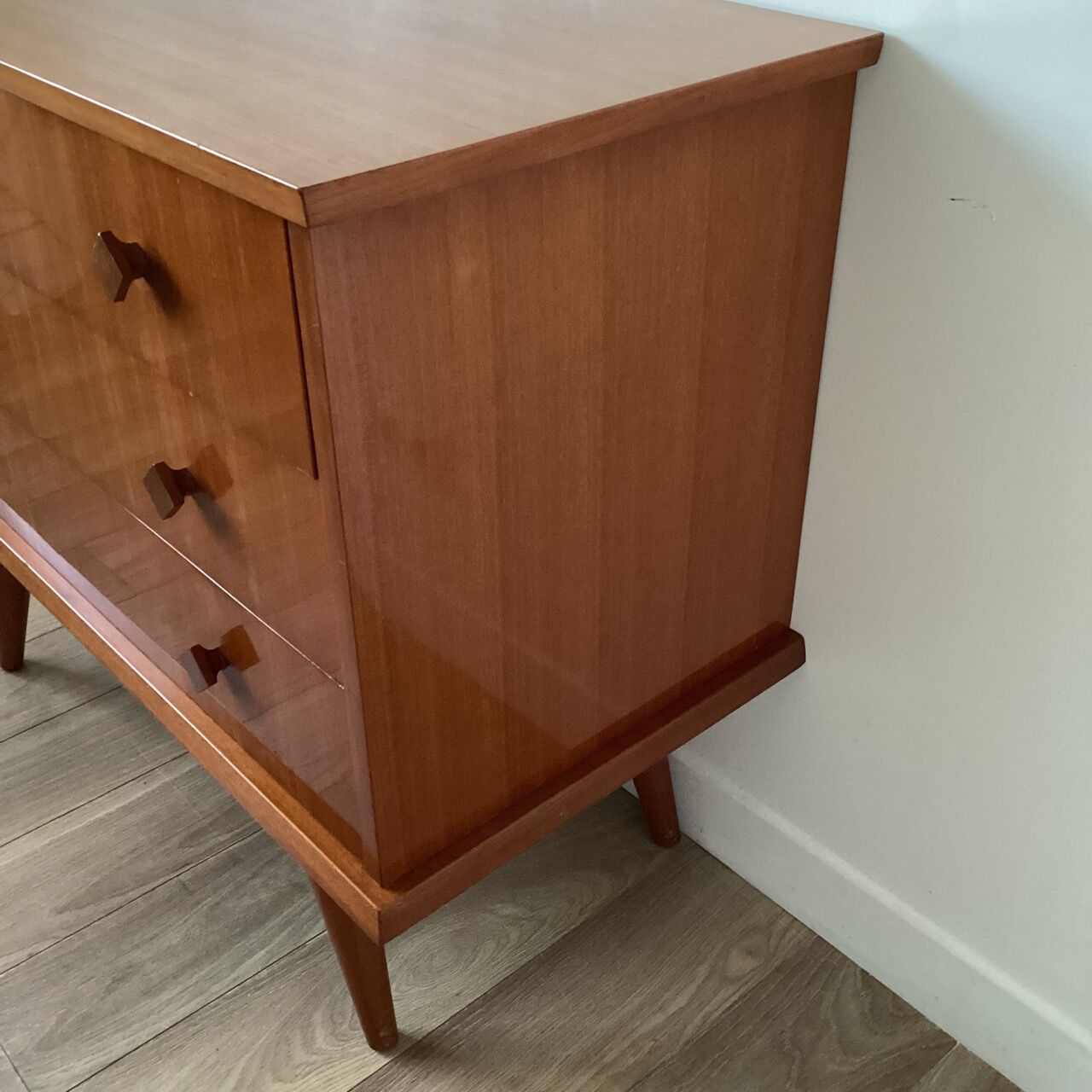 Compass feet dresser