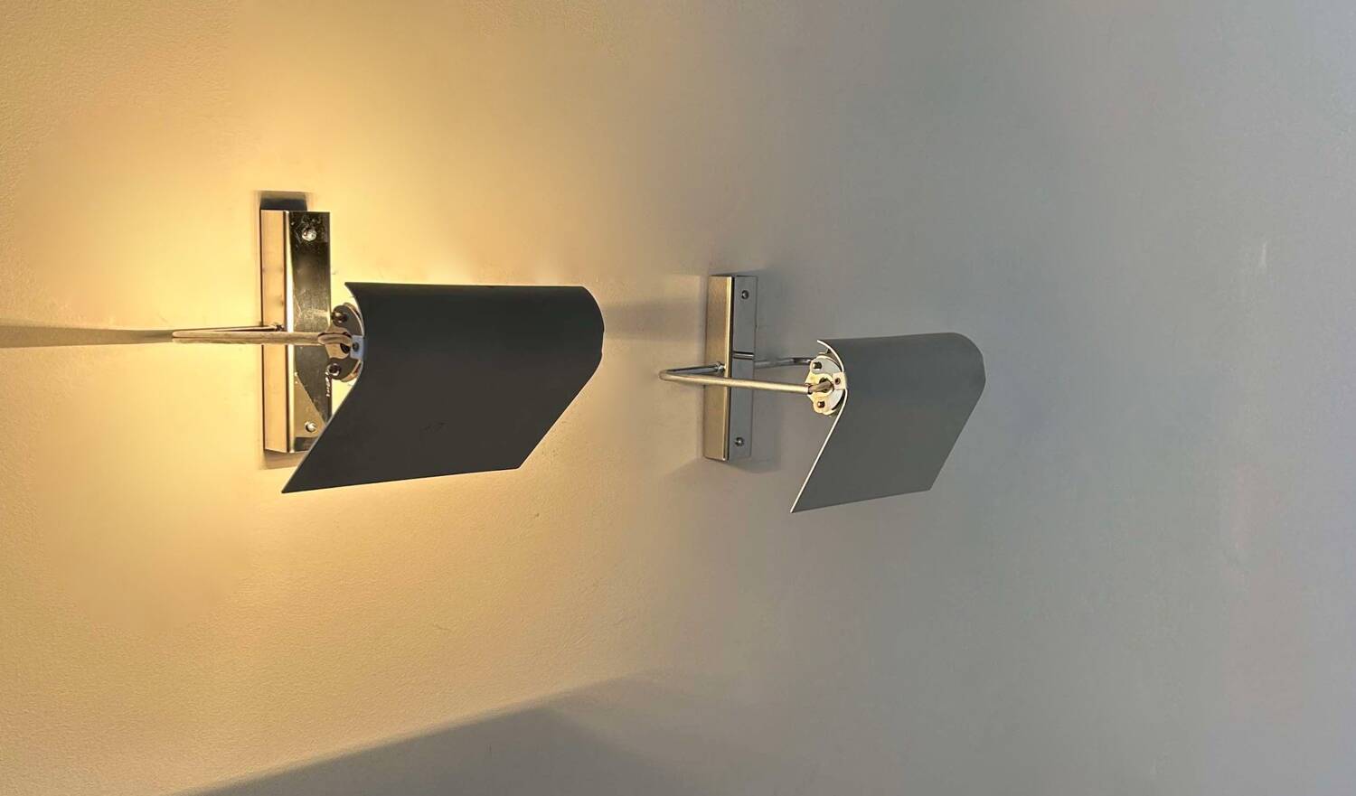 Pair of vintage adjustable wall lights, chrome, Castiglioni Fontana Arte 1972