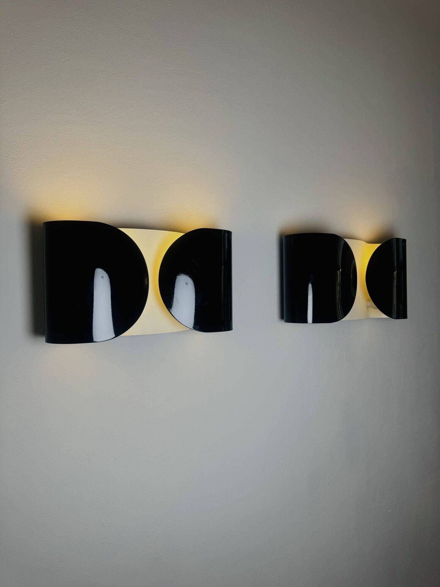 Foglio Wall Lamps In Black And White By Tobia Scarpa For Flos, Italy 1980S