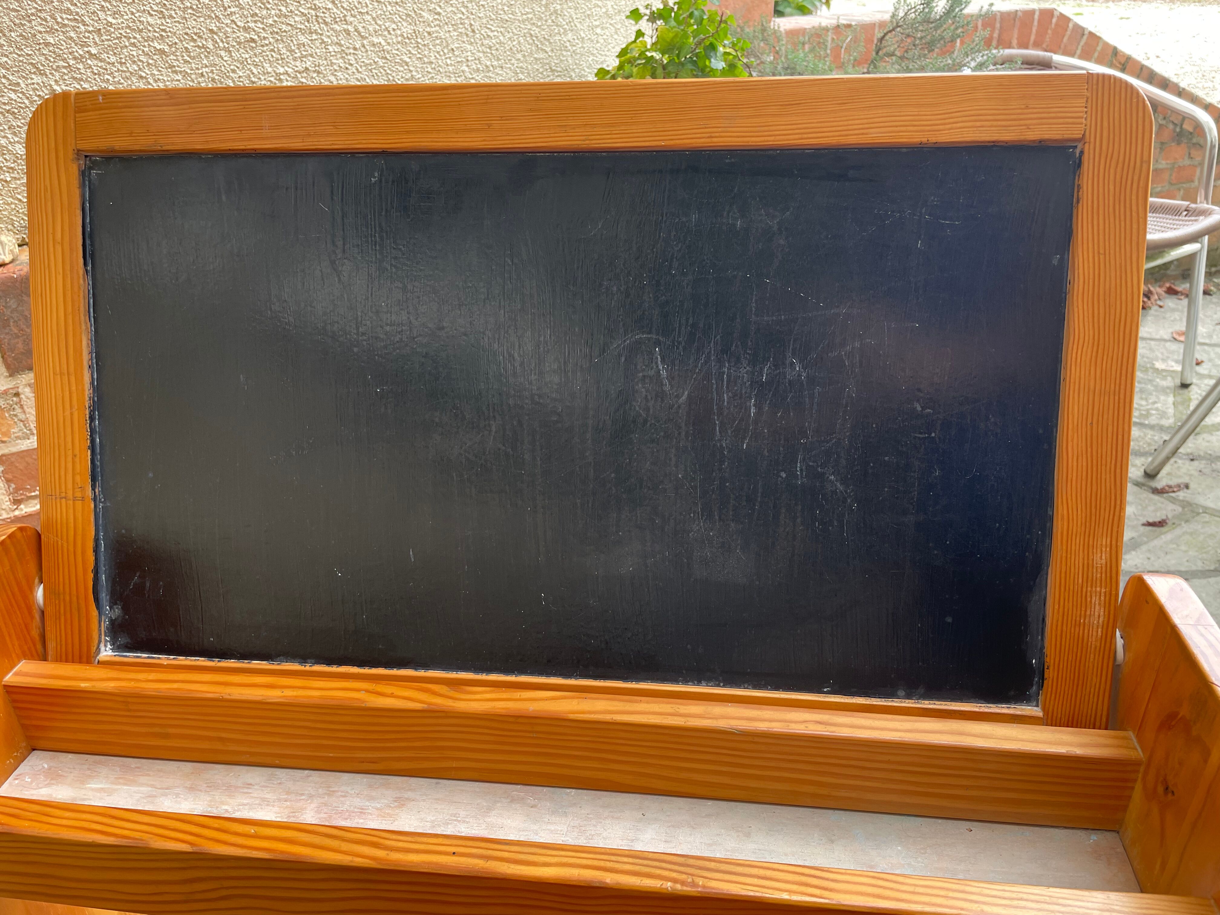 Trama folding children's desk