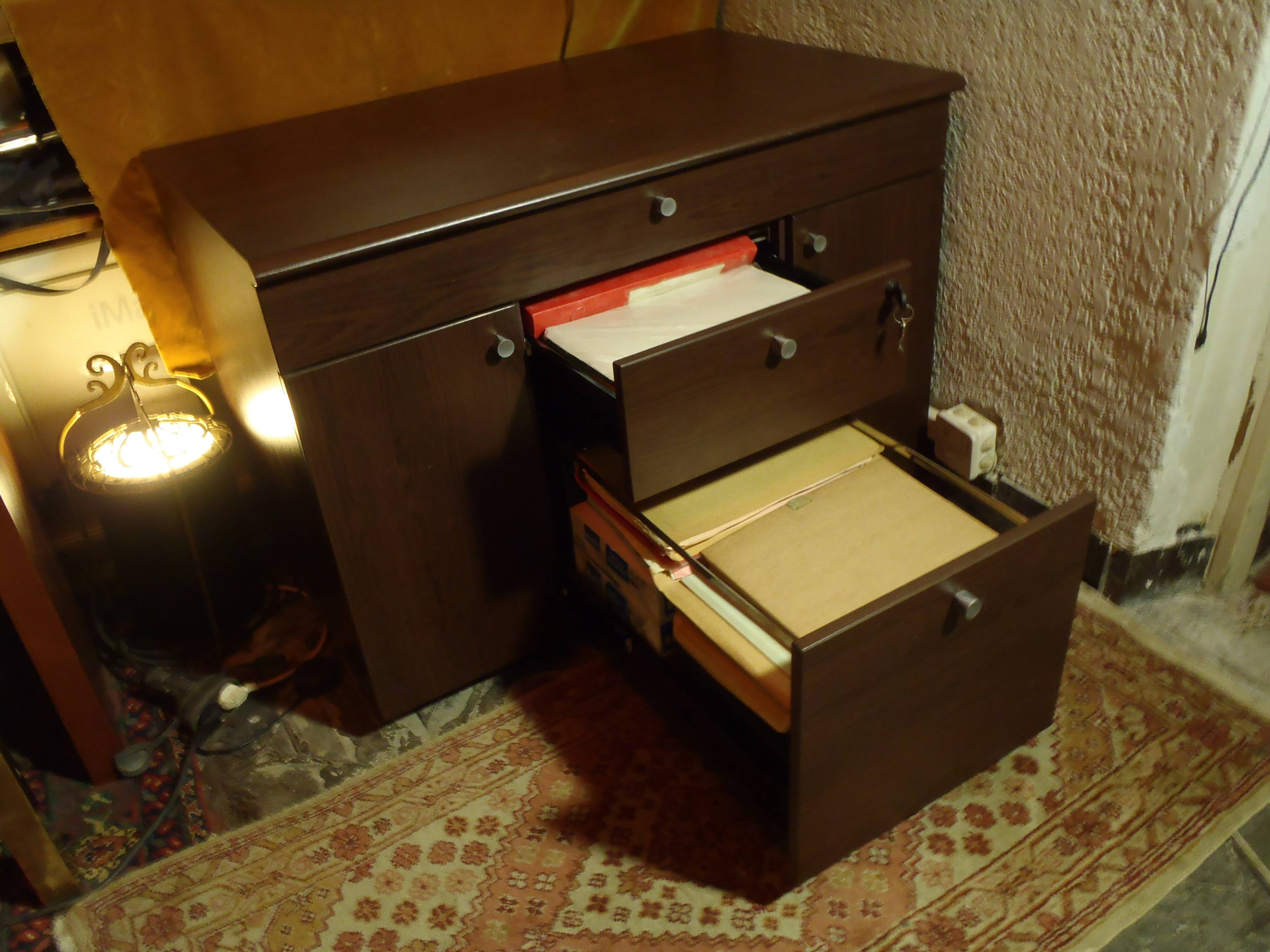 Office furniture; (buronomic; French manufacturer); in very good condition