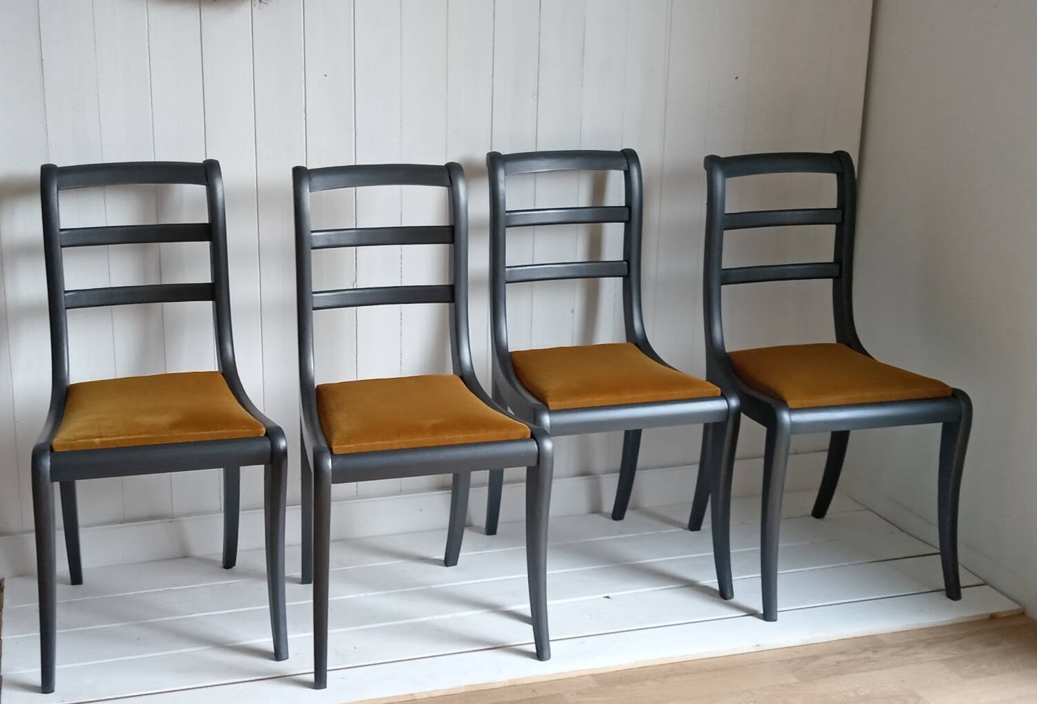 4 velvet seat chairs