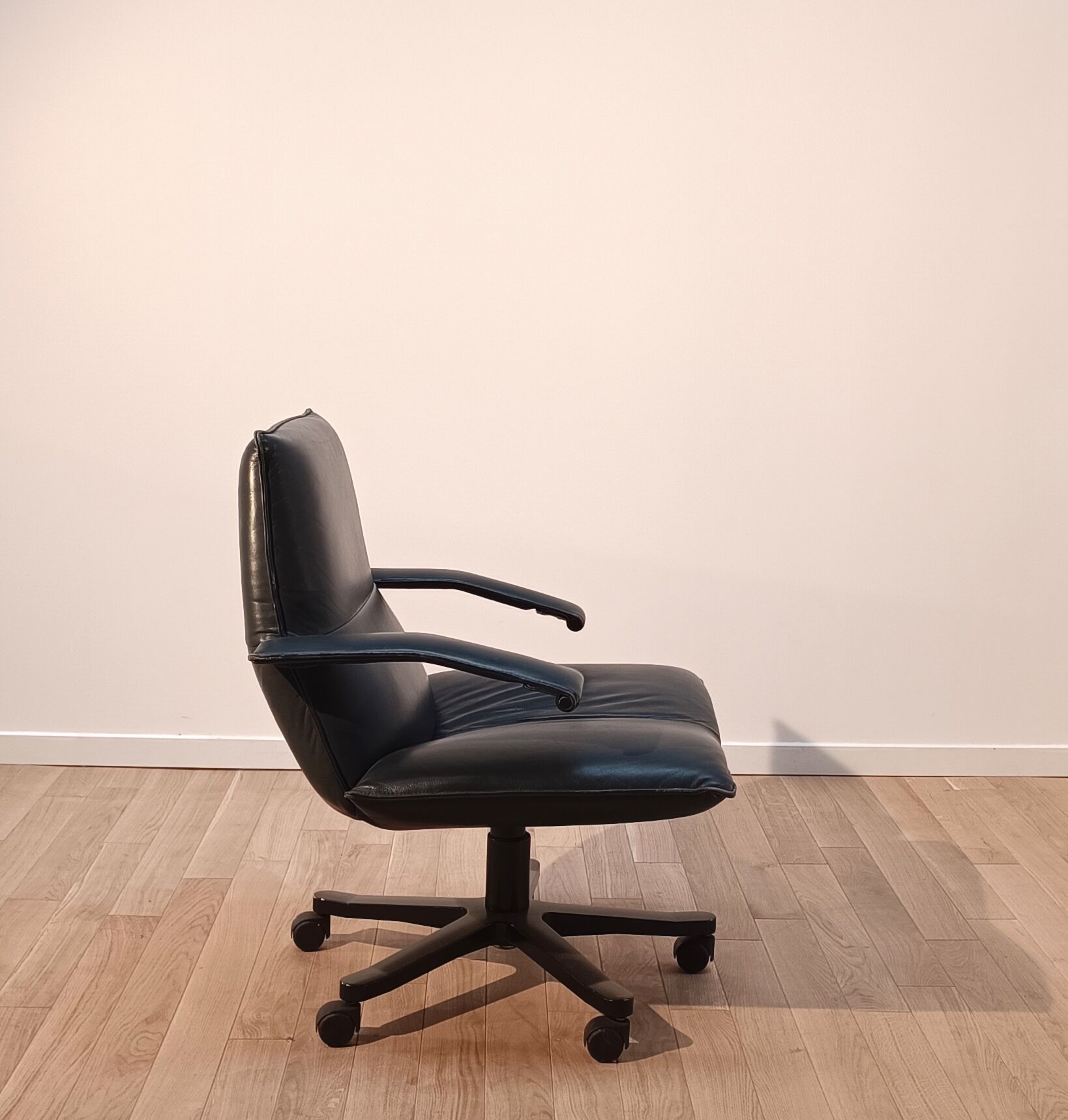 Fauteuil vintage delta, mobilier international