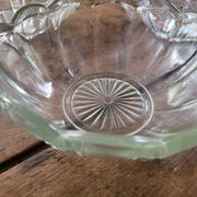 Trio of molded glass salad bowls – floral shape Ø 18/20/23 cm