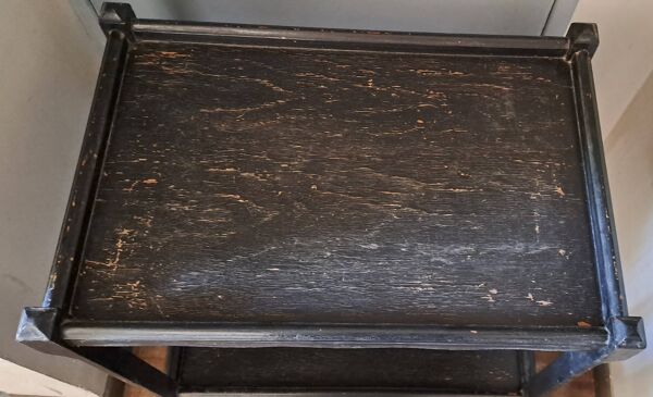 Desserte, table à roulettes, table d'appoint 1950  bois massif teinté noir
