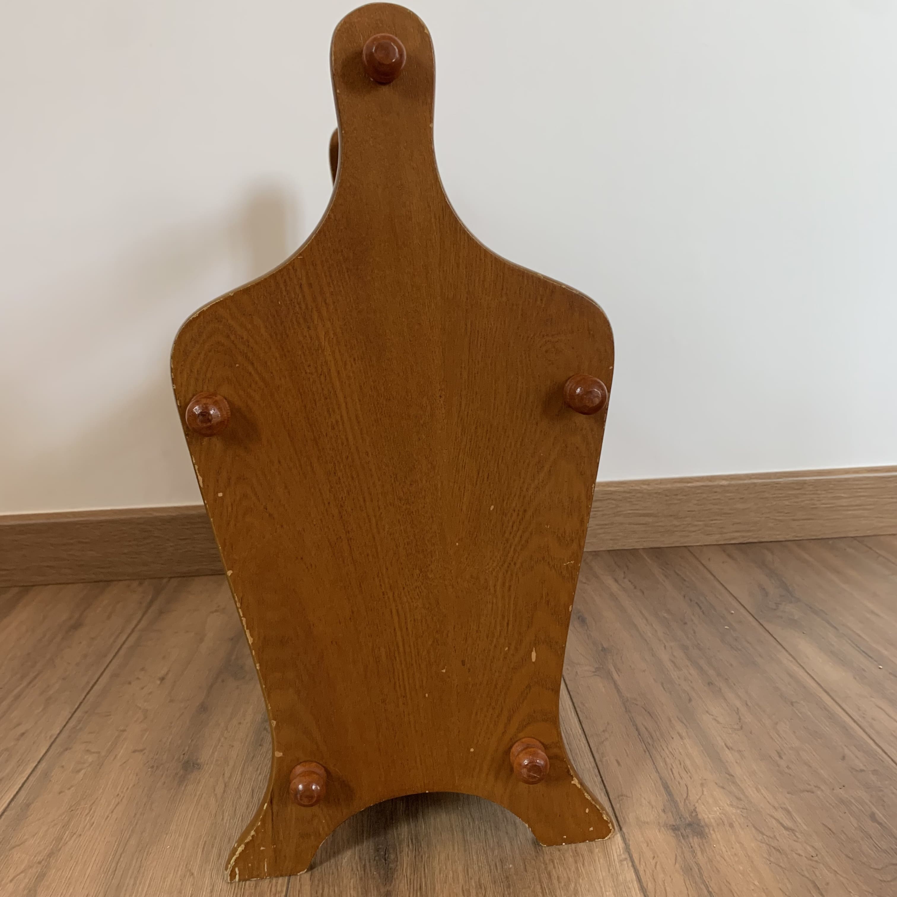 Magazine holder