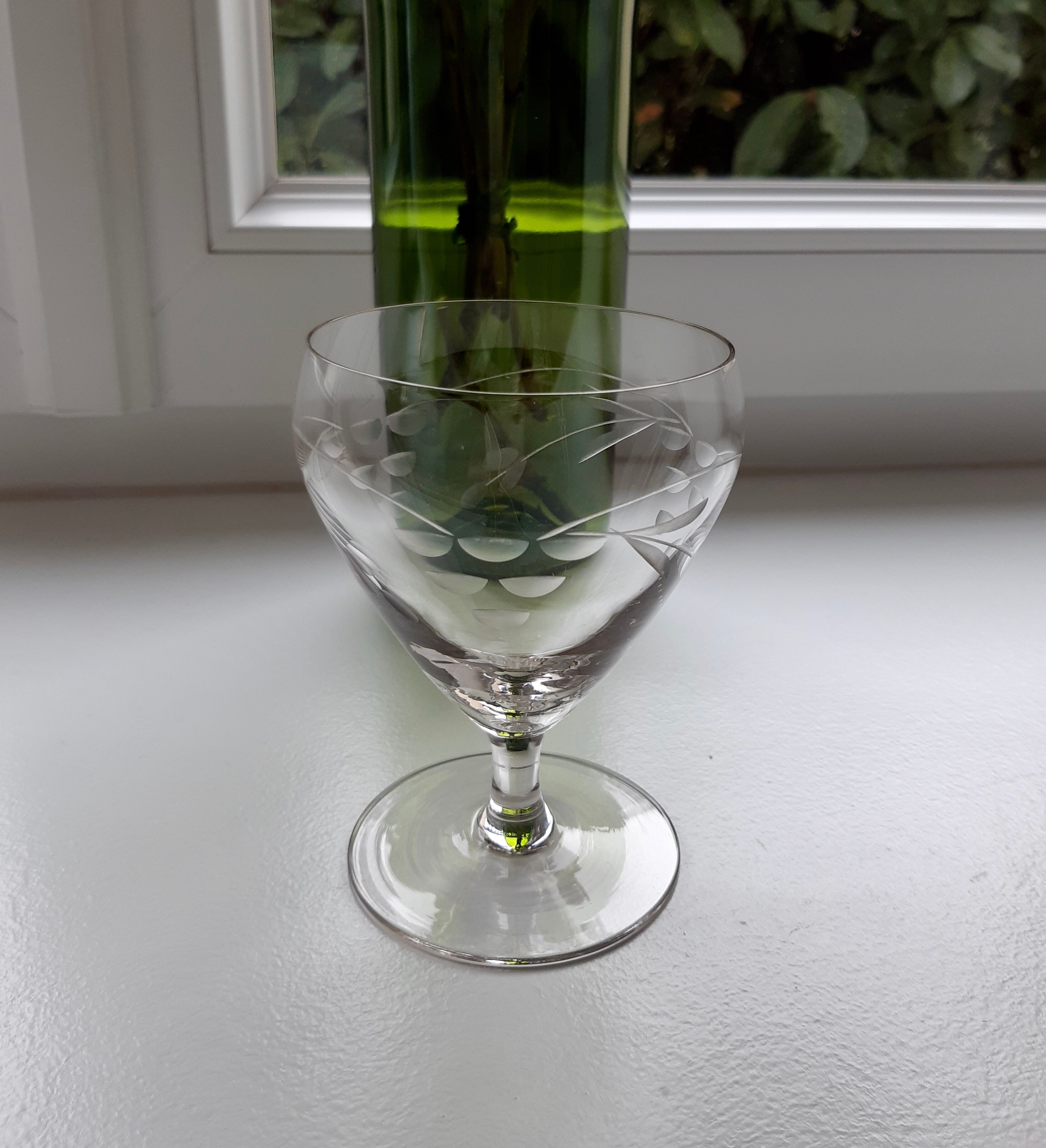 Lot of 6 engraved crystal glasses 50-60 years