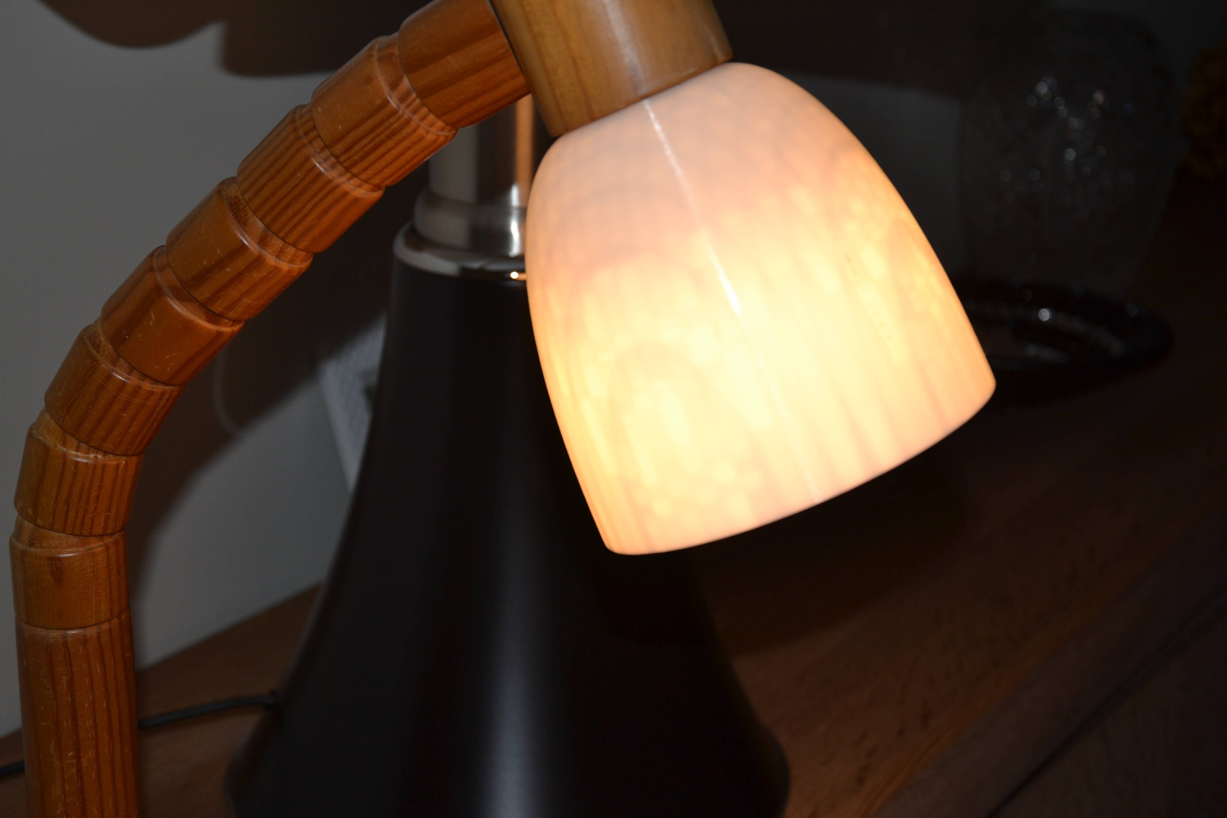 Vintage pine articulated lamp