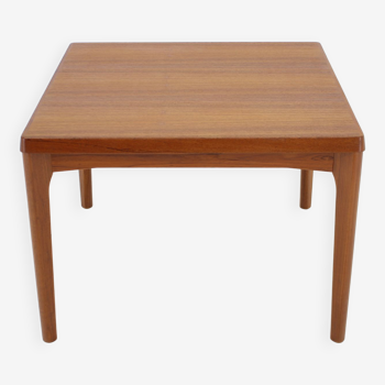 Table basse en teck par Henning Kjærnulf pour Vejle Mobelfabrik Danemark années 1960