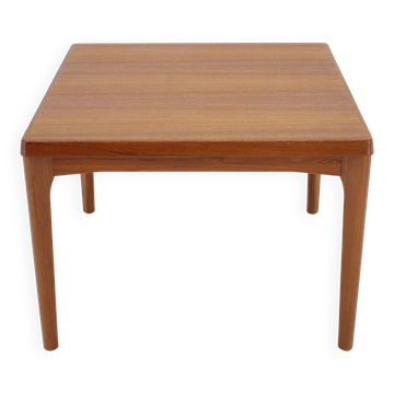 Table basse en teck par Henning Kjærnulf pour Vejle Mobelfabrik Danemark années 1960