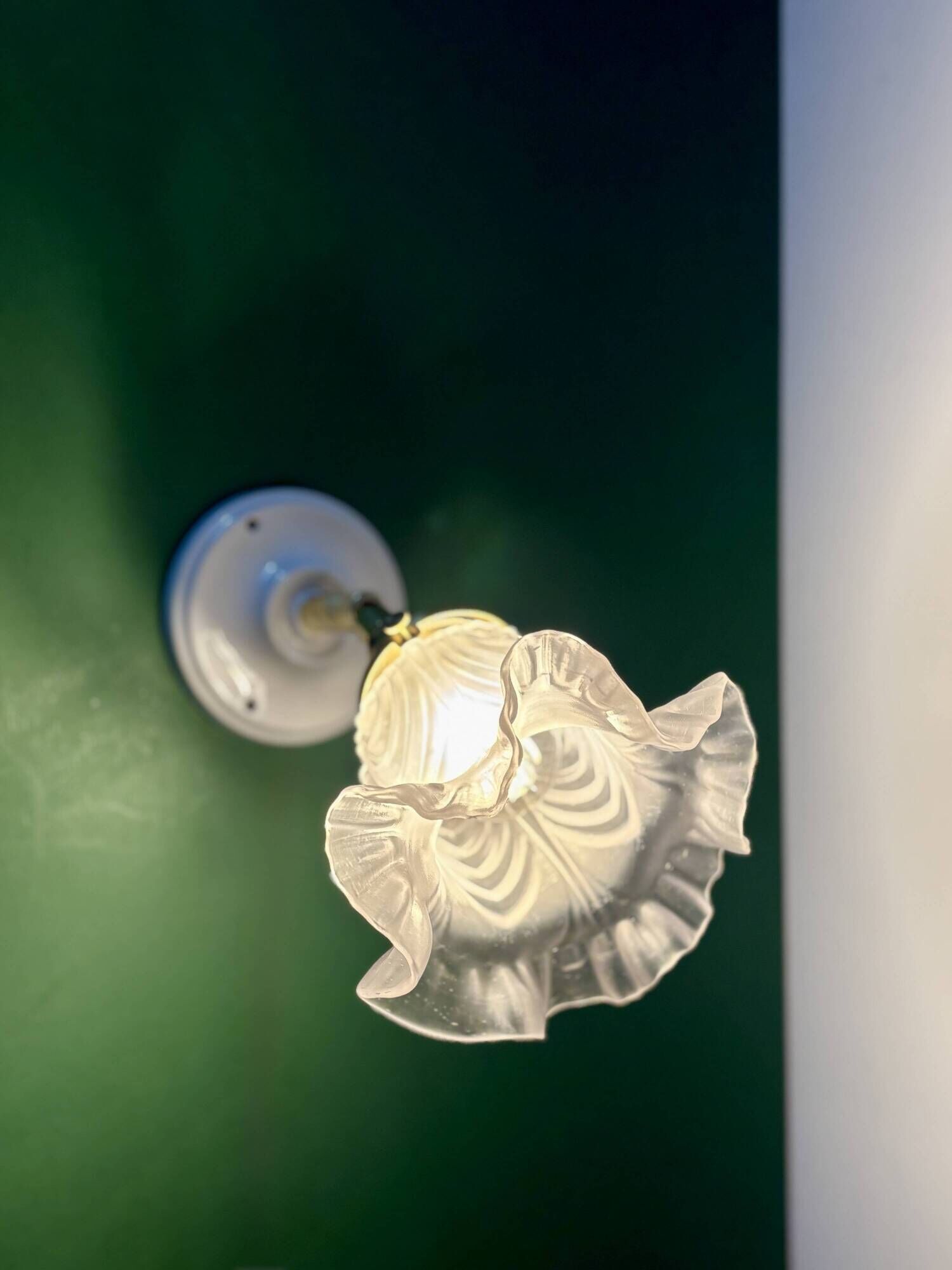 Vintage frosted glass tulip wall light (APJ1)