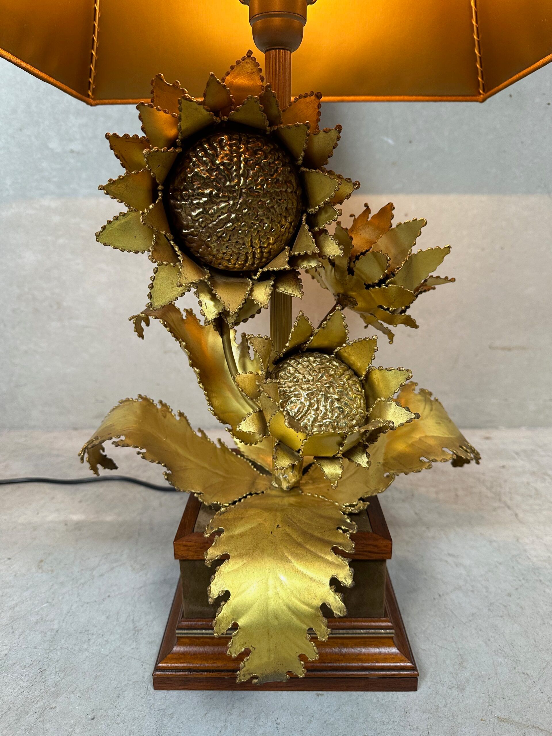 Vintage Hollywood Regency 'Sunflower' table lamp – Maison Jansen