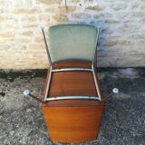 Chaises a coques et tissu  vert