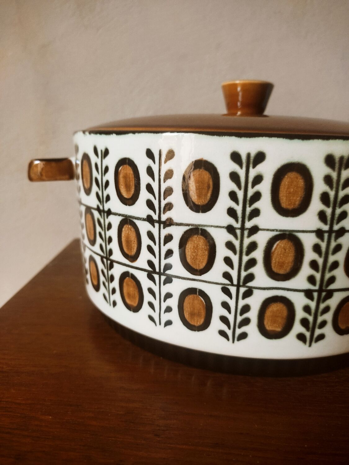 Earthenware casserole by Boch walnut model