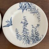 Lot de 2 assiettes en terre de fer Gien modèle Chardonnerets