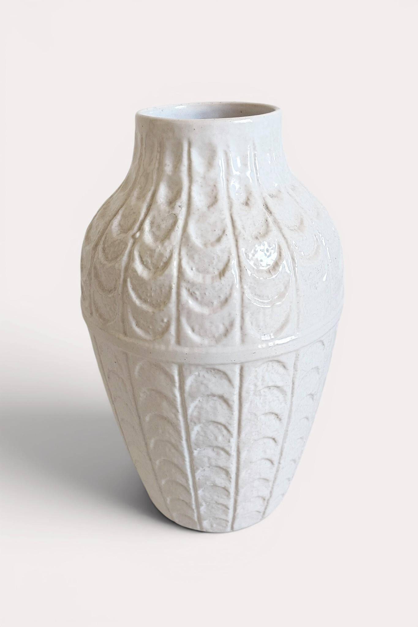 Vase en céramique blanche émaillée de style mid-century par Bay Keramik, Allemagne de l'Ouest, années 1950.
