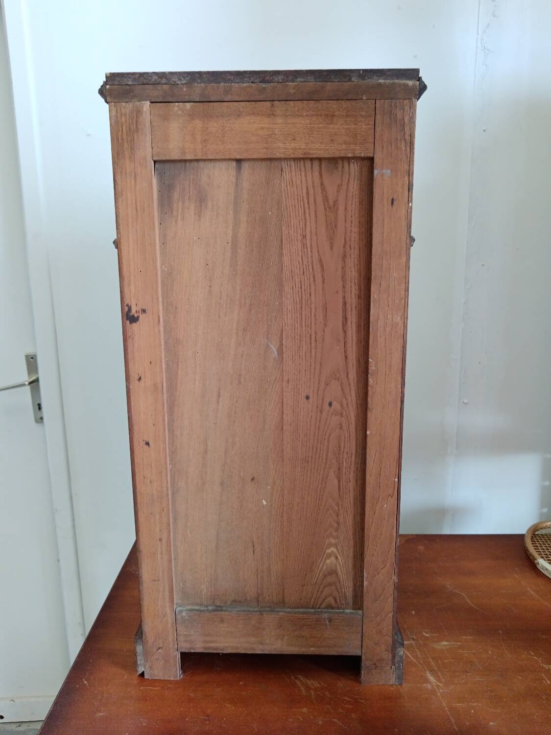Antique sideboard with 1 drawer and 1 trompe l'oeil drawer door