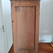 Antique sideboard with 1 drawer and 1 trompe l'oeil drawer door