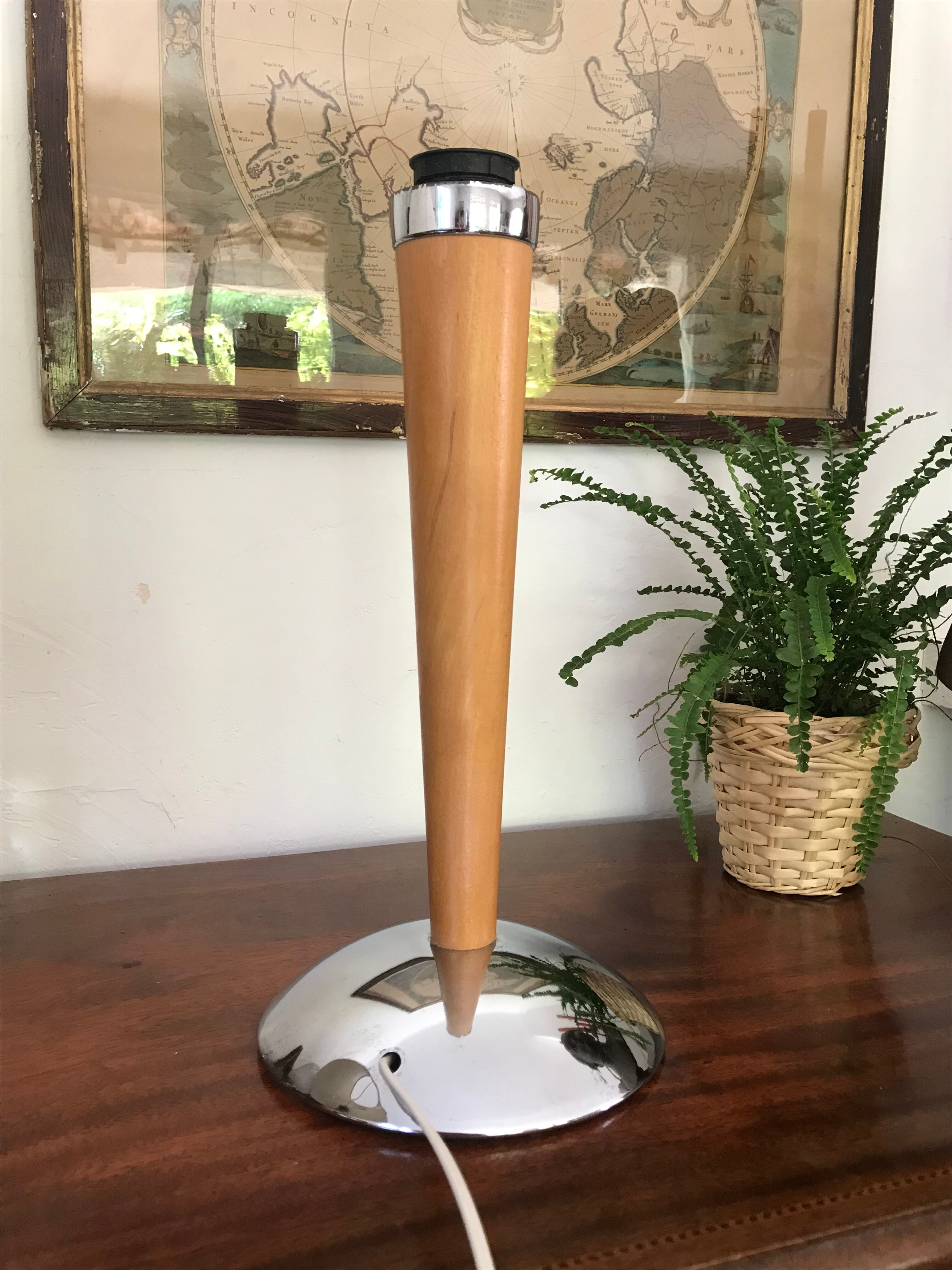 Vintage lamp stand