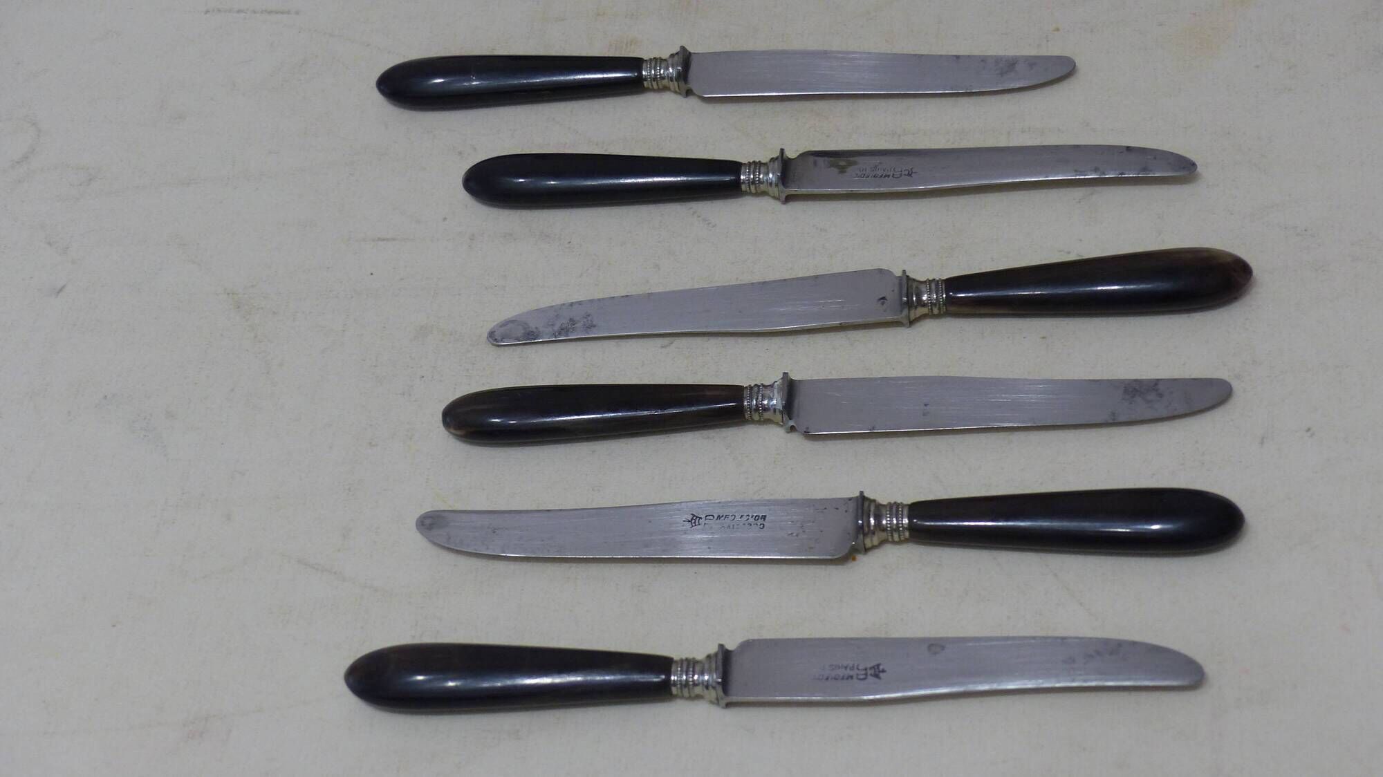 set of knives