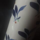 Lot decanter and cracked earthenware pot