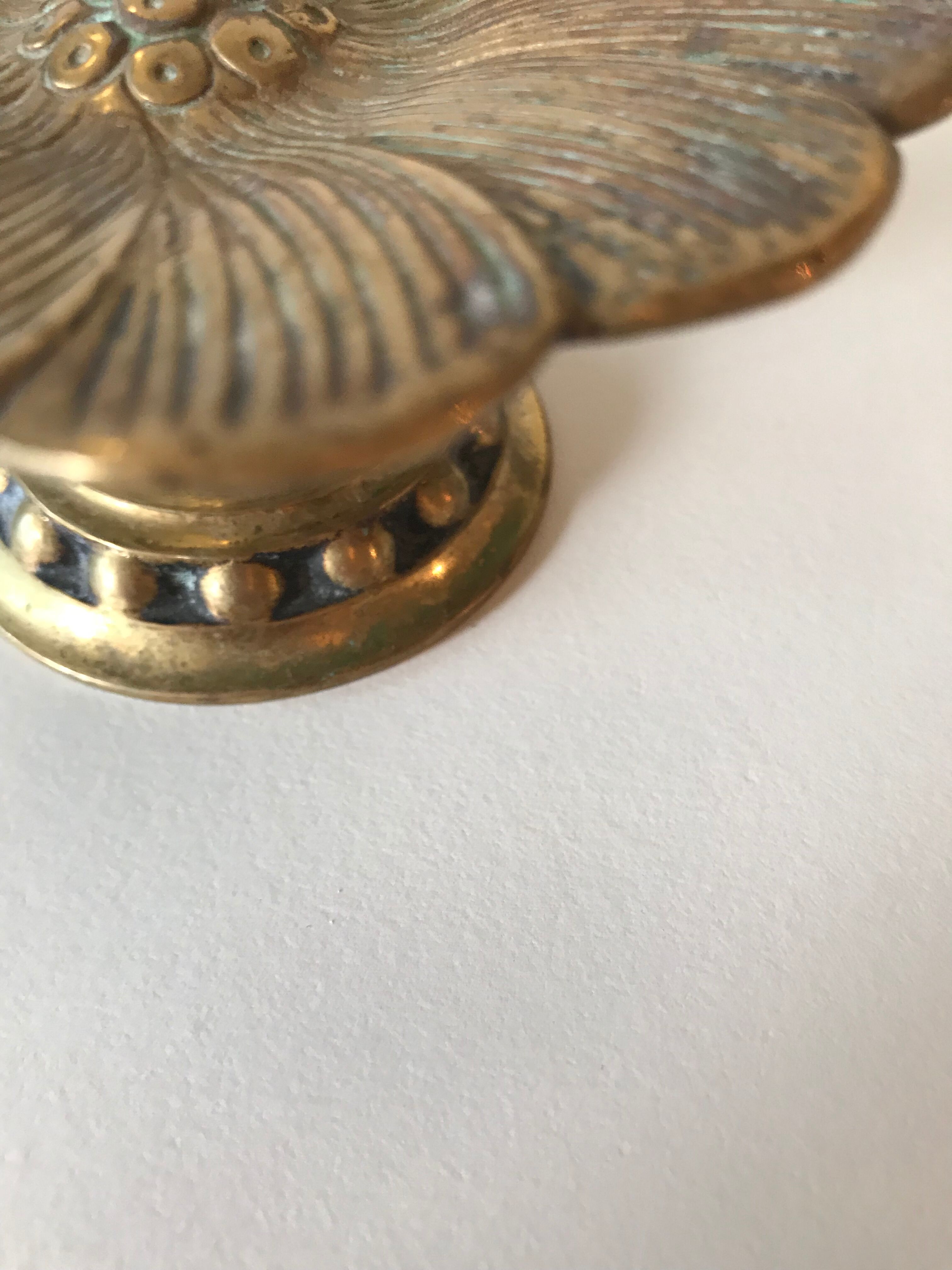 Cup flowers in brass