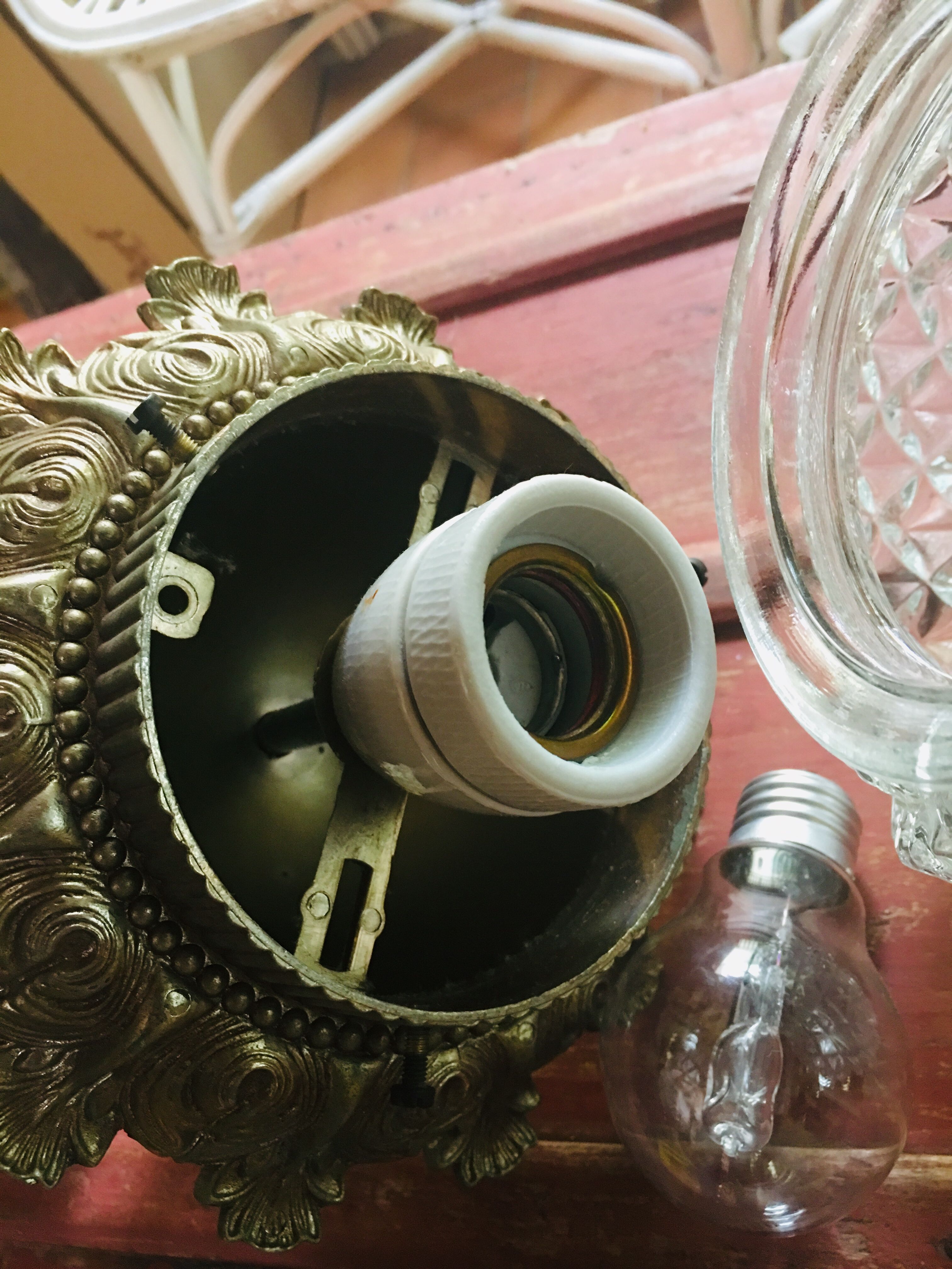 Brass globe suspension