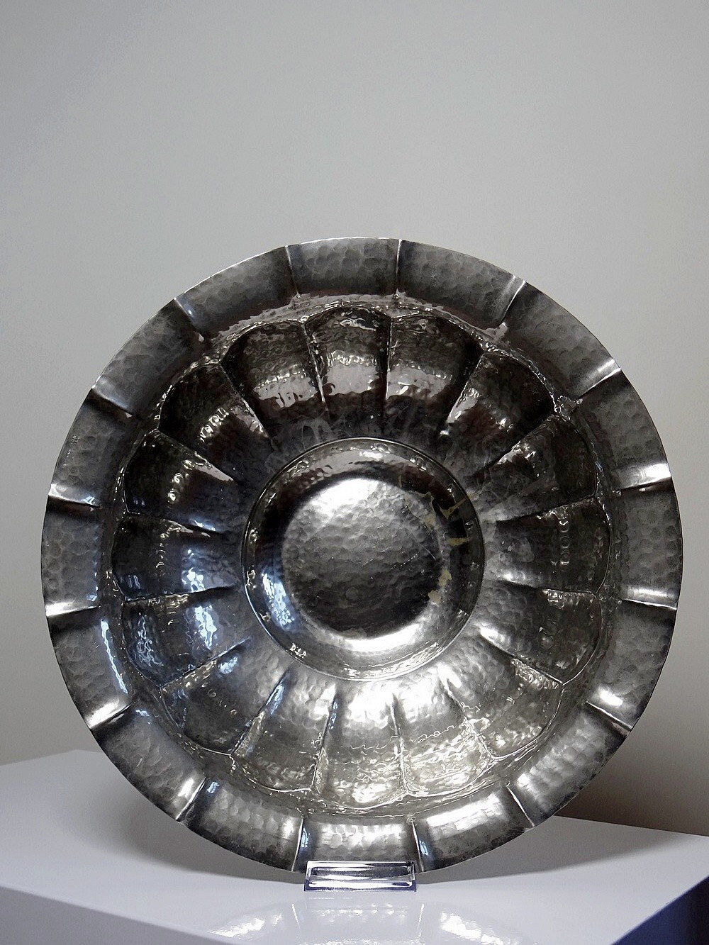Large basin, bowl, Olri Italy vintage 1950s hammered silver.