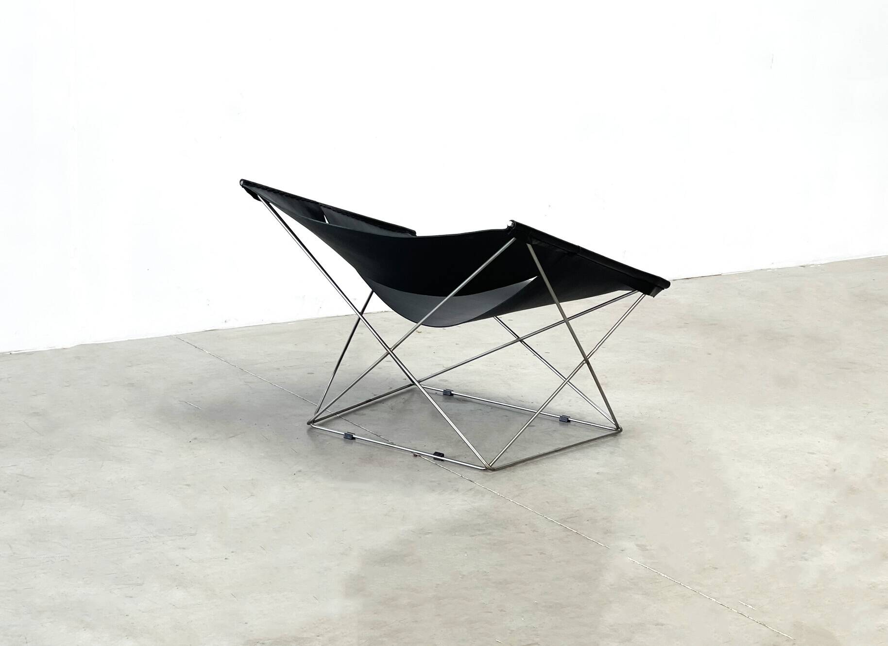 Artifort Pierre Paulin Butterfly F675 lounge chair