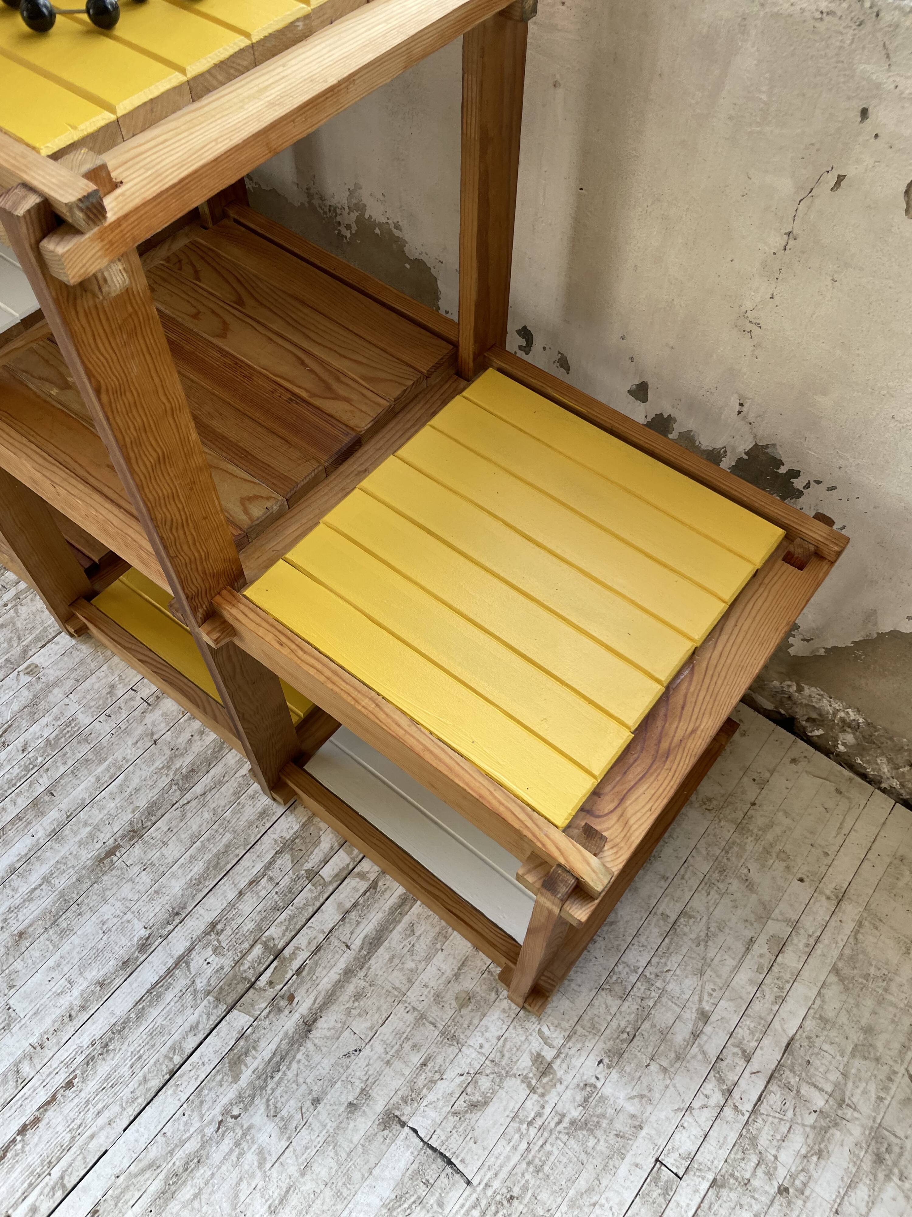 Bauhaus Maison Regain yellow white shelf