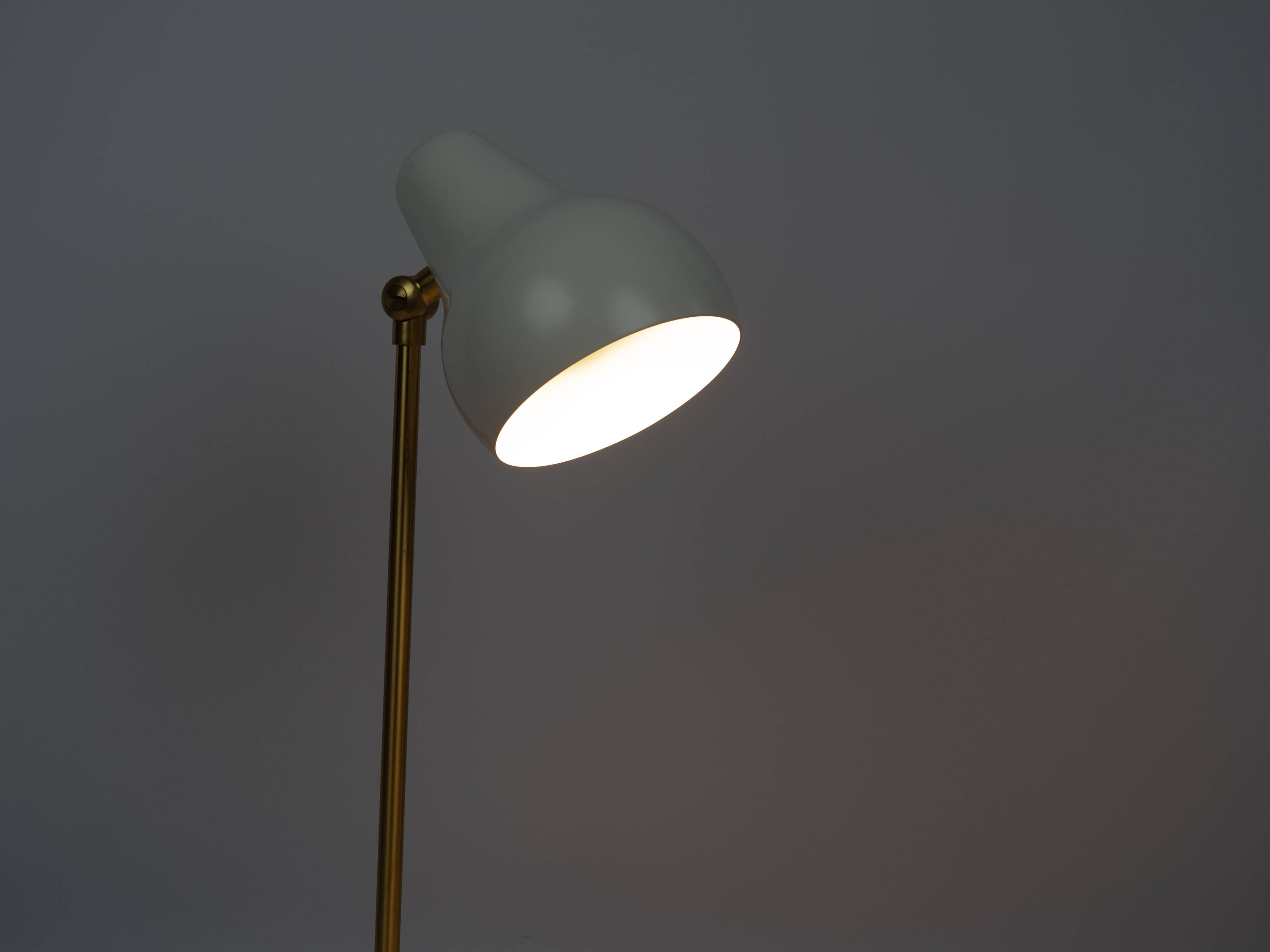 Lampe de table VL38 de Vilh. Lauritzen, Louis Poulsen, années 1940