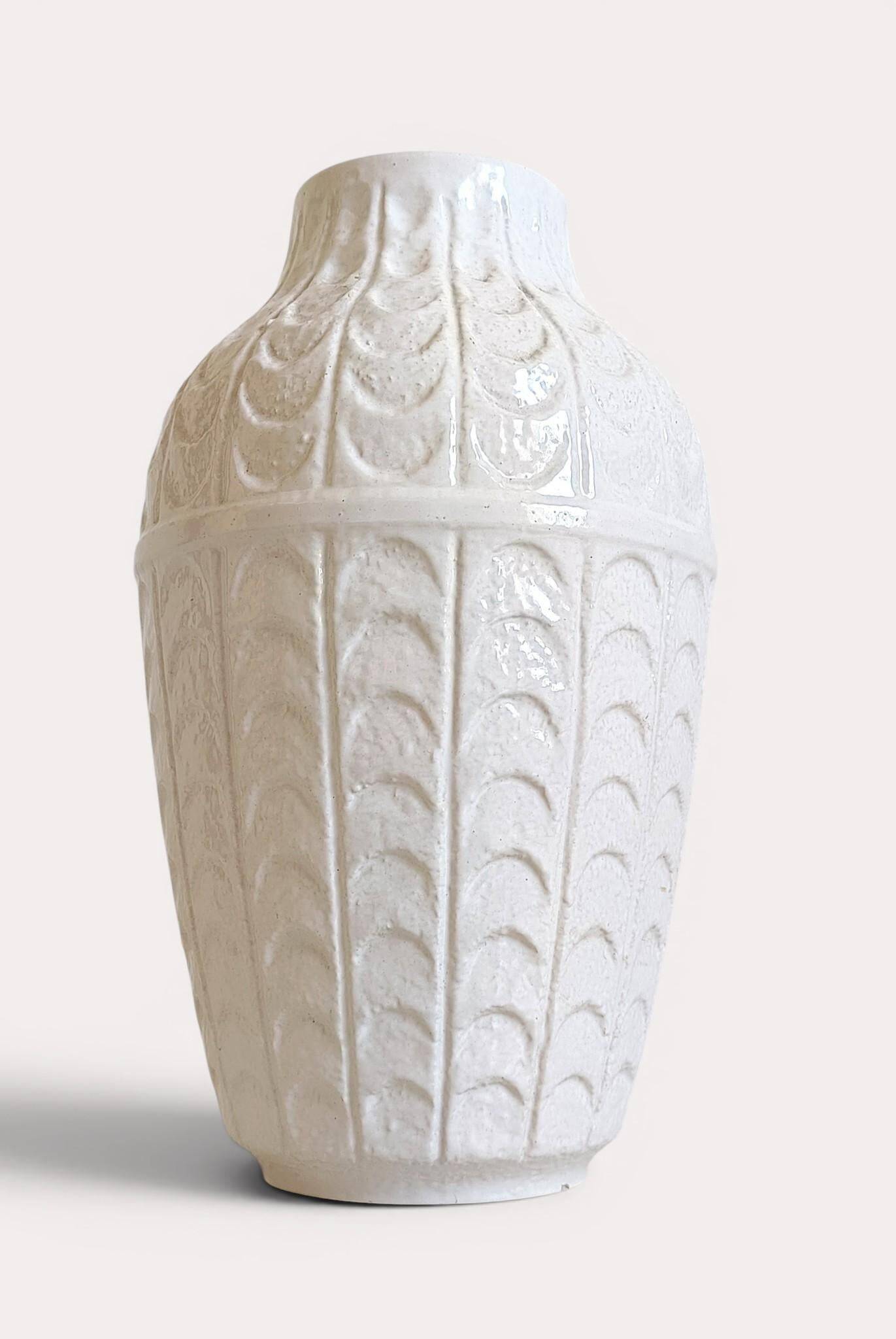 Vase en céramique blanche émaillée de style mid-century par Bay Keramik, Allemagne de l'Ouest, années 1950.