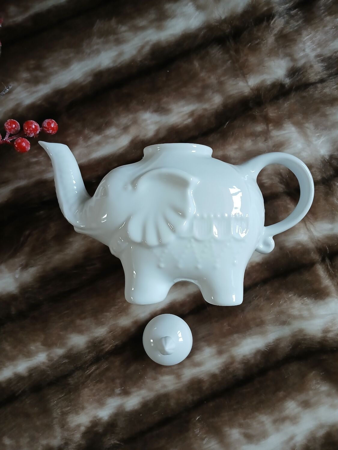 Elephant porcelain teapot