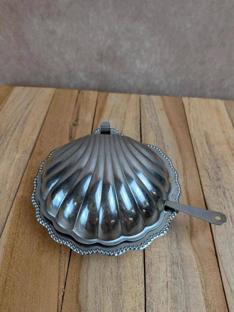 Vintage shell butter dish in silver-plated metal and blue glass – complete