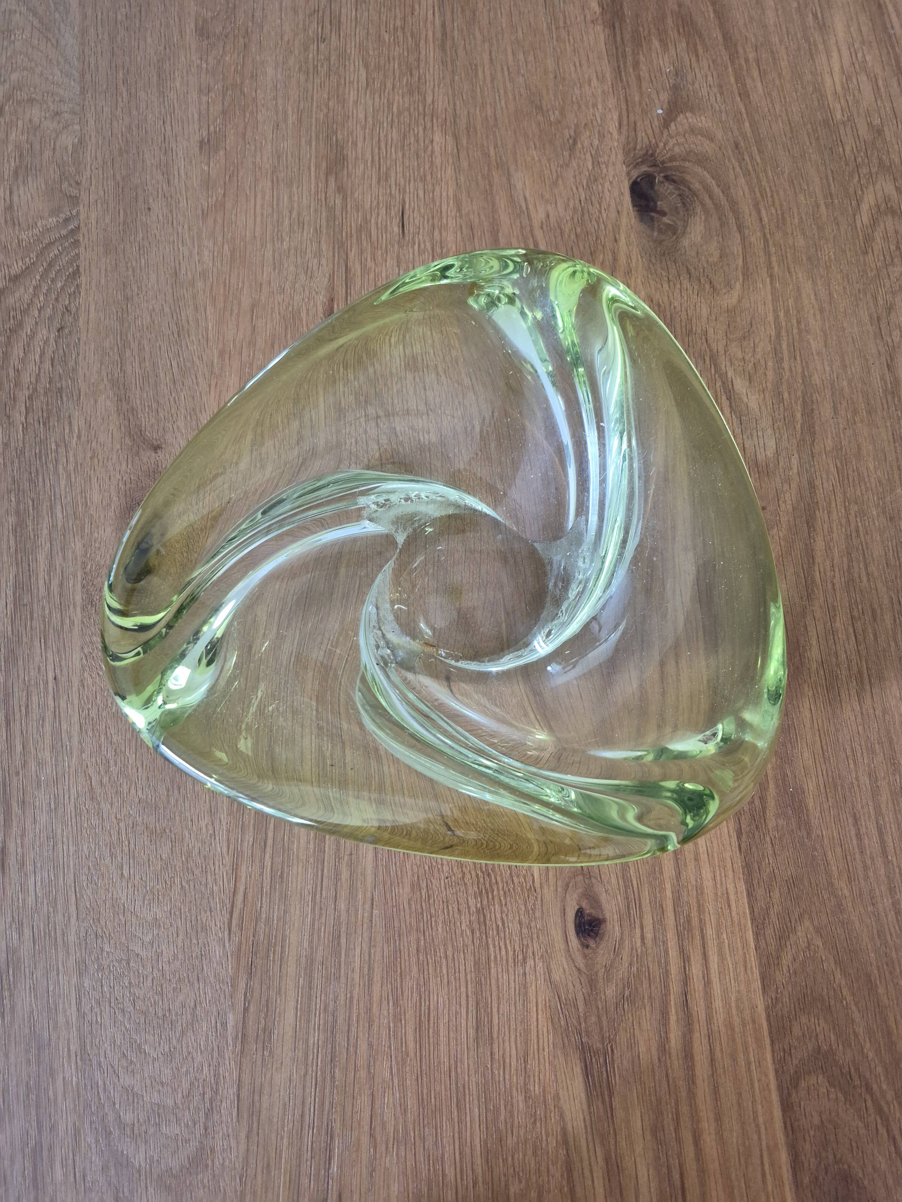 Art Deco ashtray in cut anise crystal