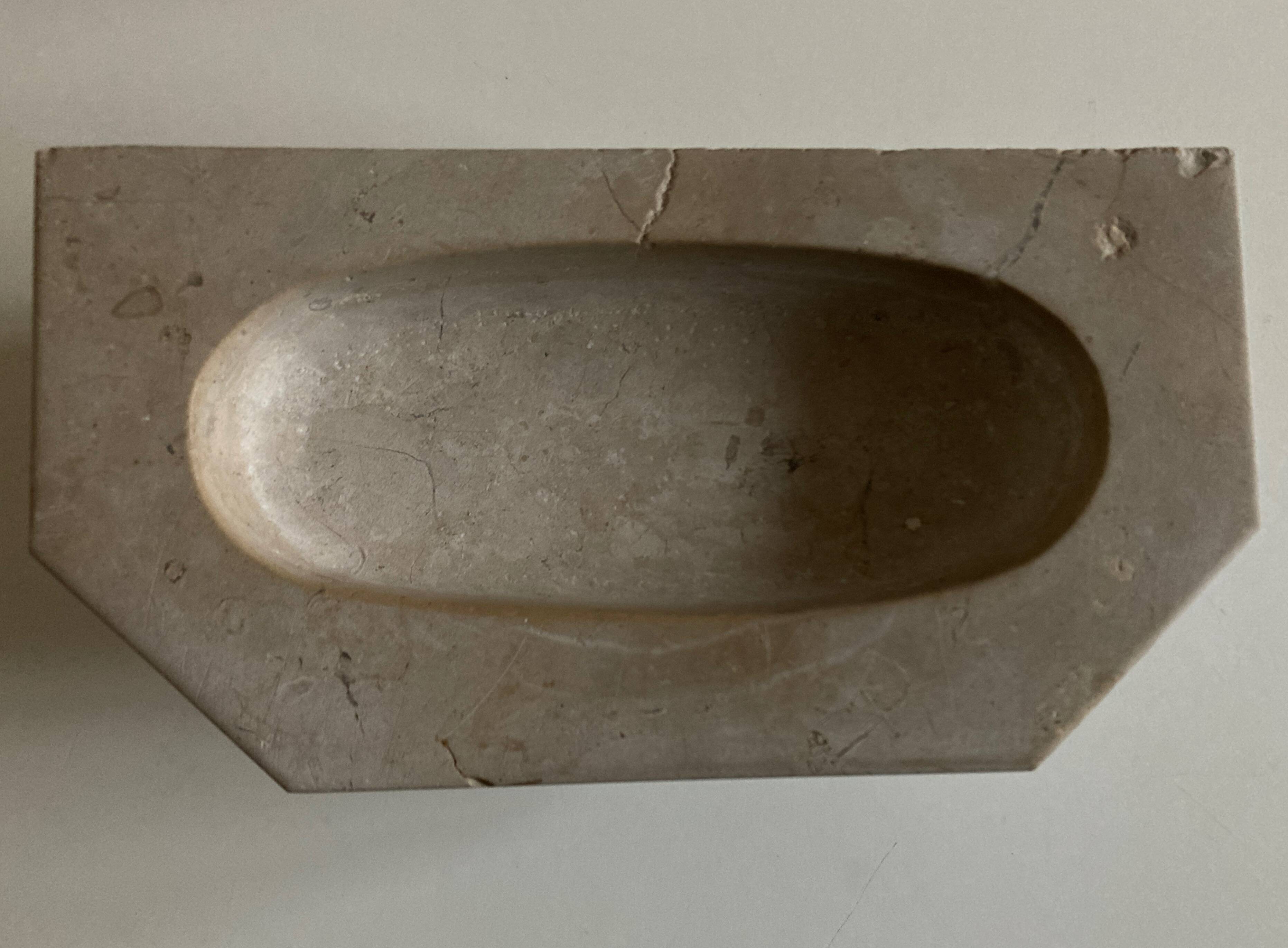 Monastery stone font XS bastide soap holder