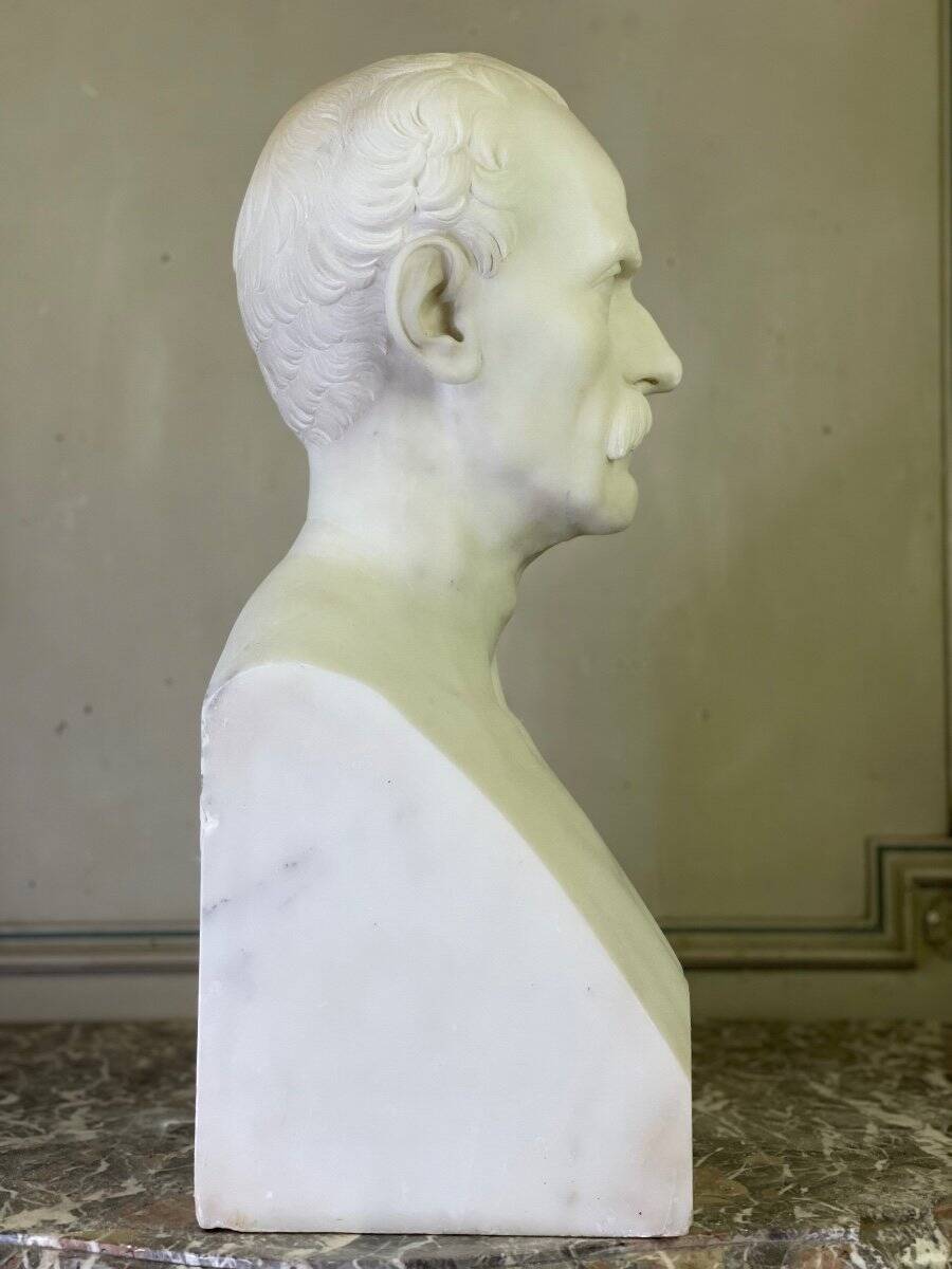 Male bust in Carrara marble, 19th century