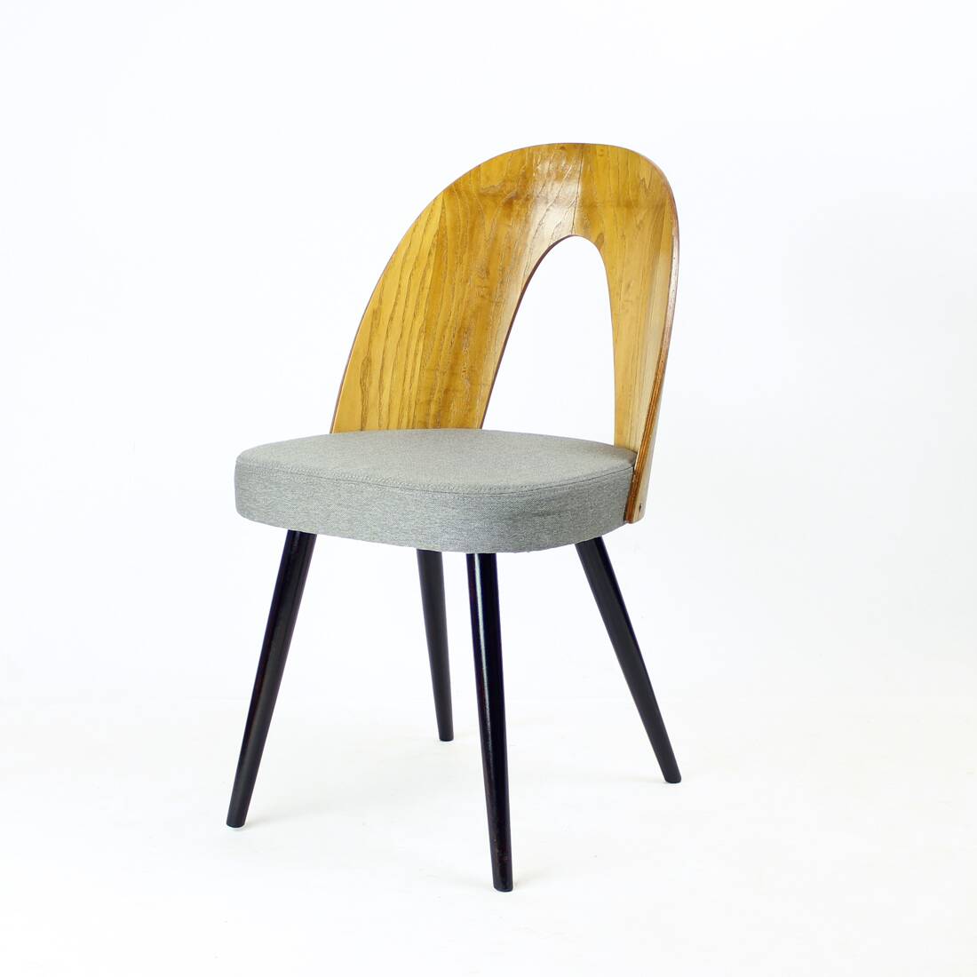 Chaises Iconiques Tatra En Chêne Et Tissu Par Antonin Šuman, Tatra 1960