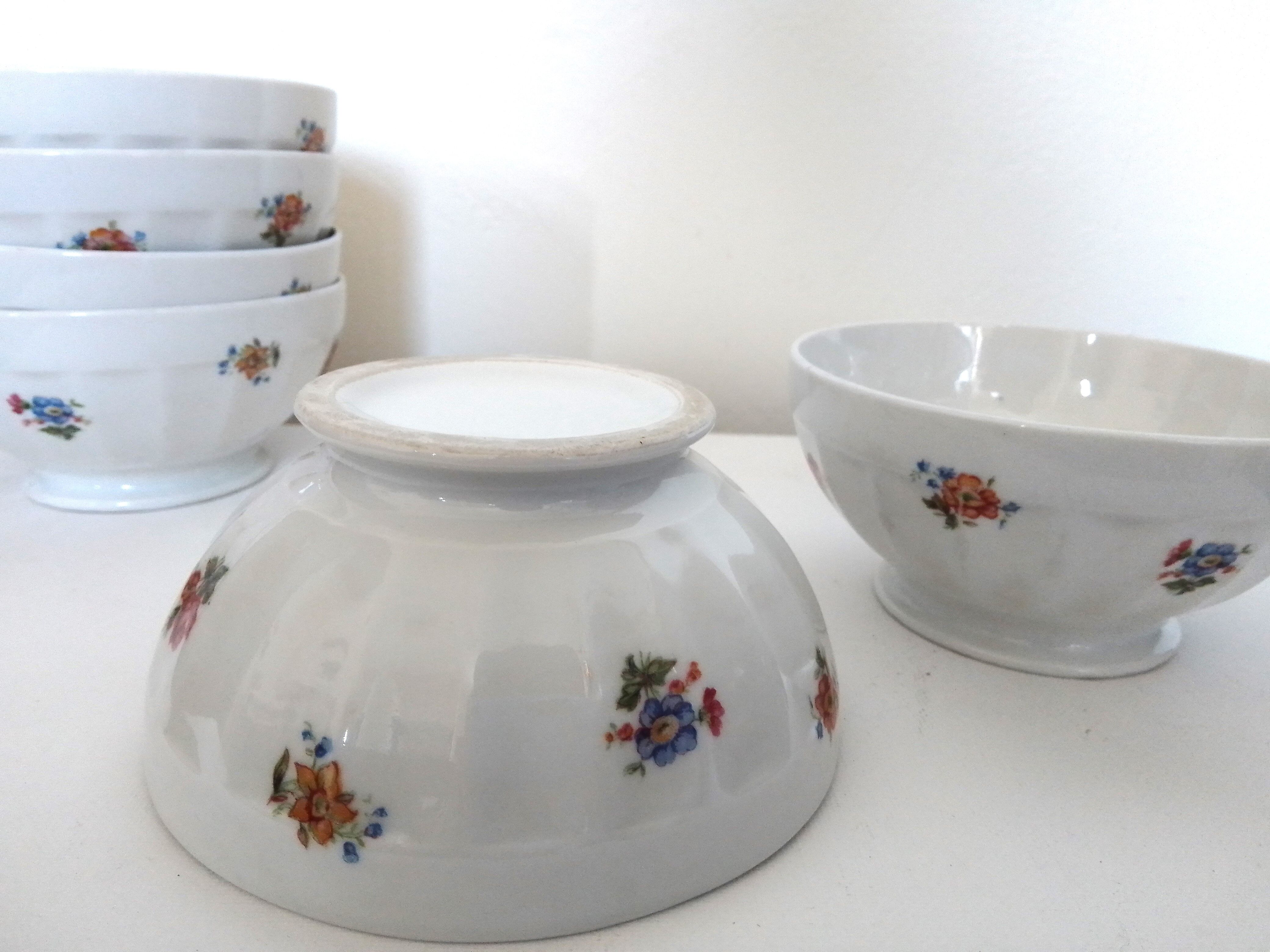 Set of 6 ribbed bowls and floral motifs