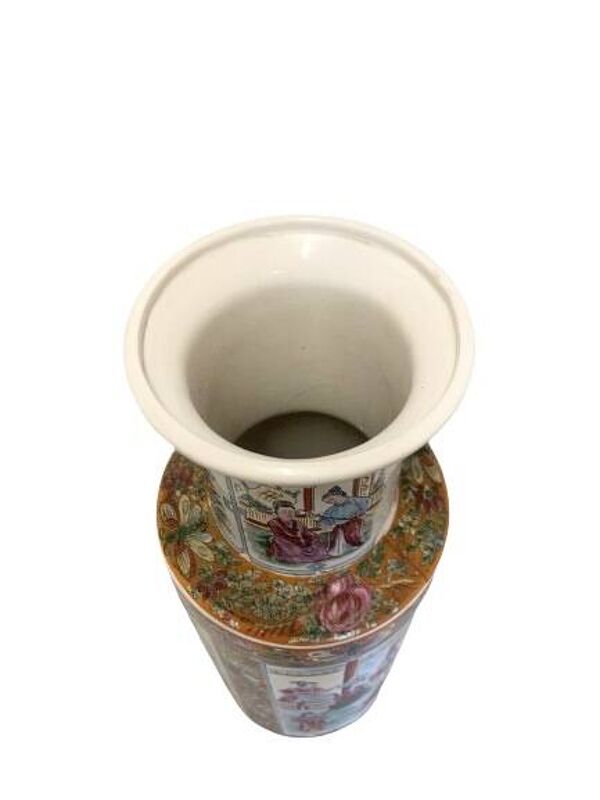 Ancien grand vase chinois de canton, années 1900. en porcelaine, style famille rose 47 x 16 cm